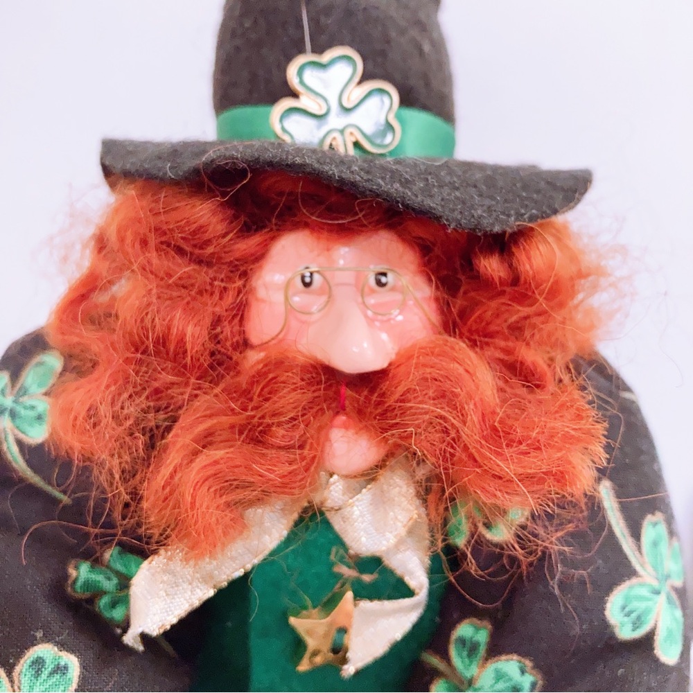 Leprechaun Plush with Shamrock Pot of Gold Paper Mache Figurine Hand Made - Picture 6 of 7